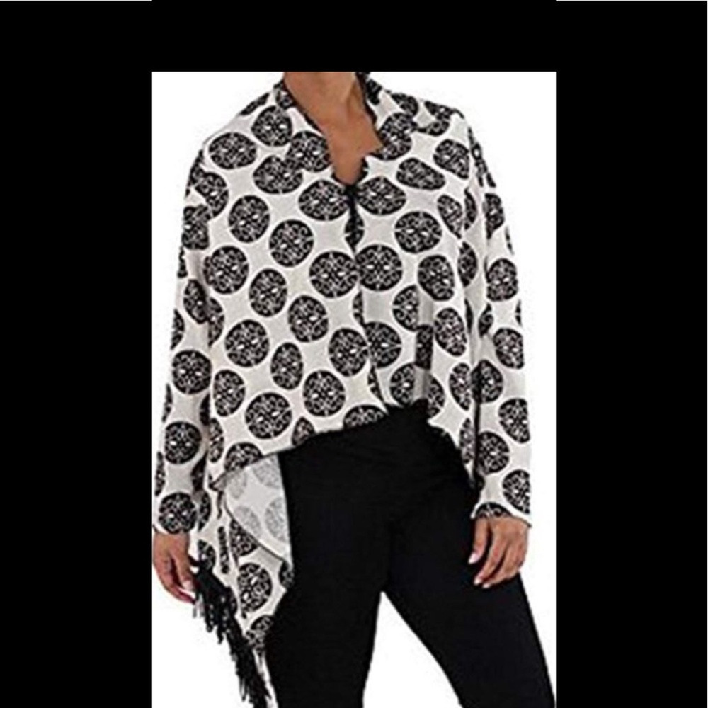 Black & White Fringed Shrug Size:One SIZE